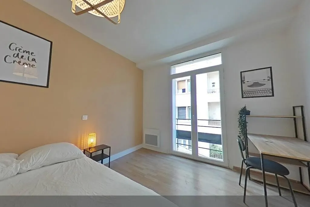 3 Bedrooms-Very Bright And Spacious Appt- Wifi Tolone 0*,  Francia